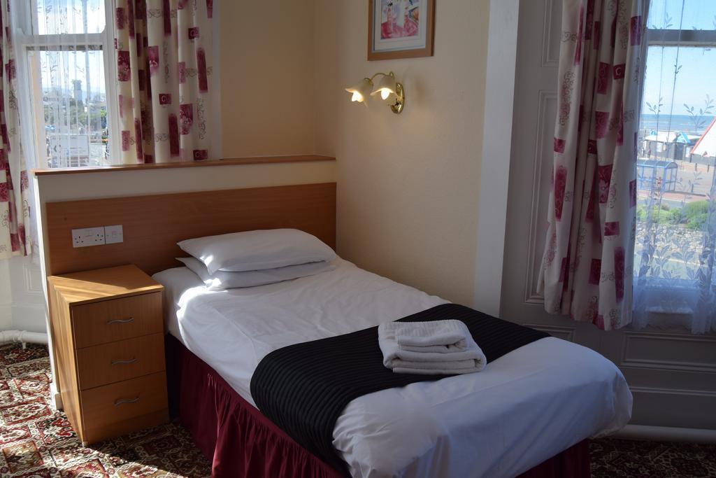 Westminster Hotel Rhyl Eksteriør bilde